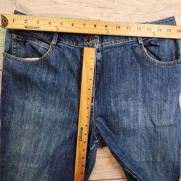 St. John Sport Womens Denim Jeans Size 10 Medium Wash Straight Leg Classic Fit - Picture 8 of 11